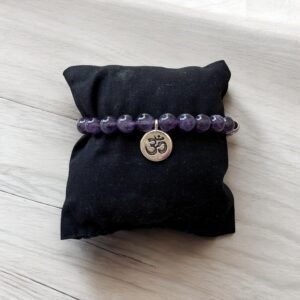 Bracelet Améthyste 8 mm & Symbole Ôm – Sérénité, Intuition et Connexion Sacrée