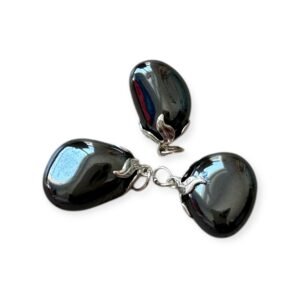 Pendentif en Hématite – Ancrage, Force intérieure et Protection énergétique