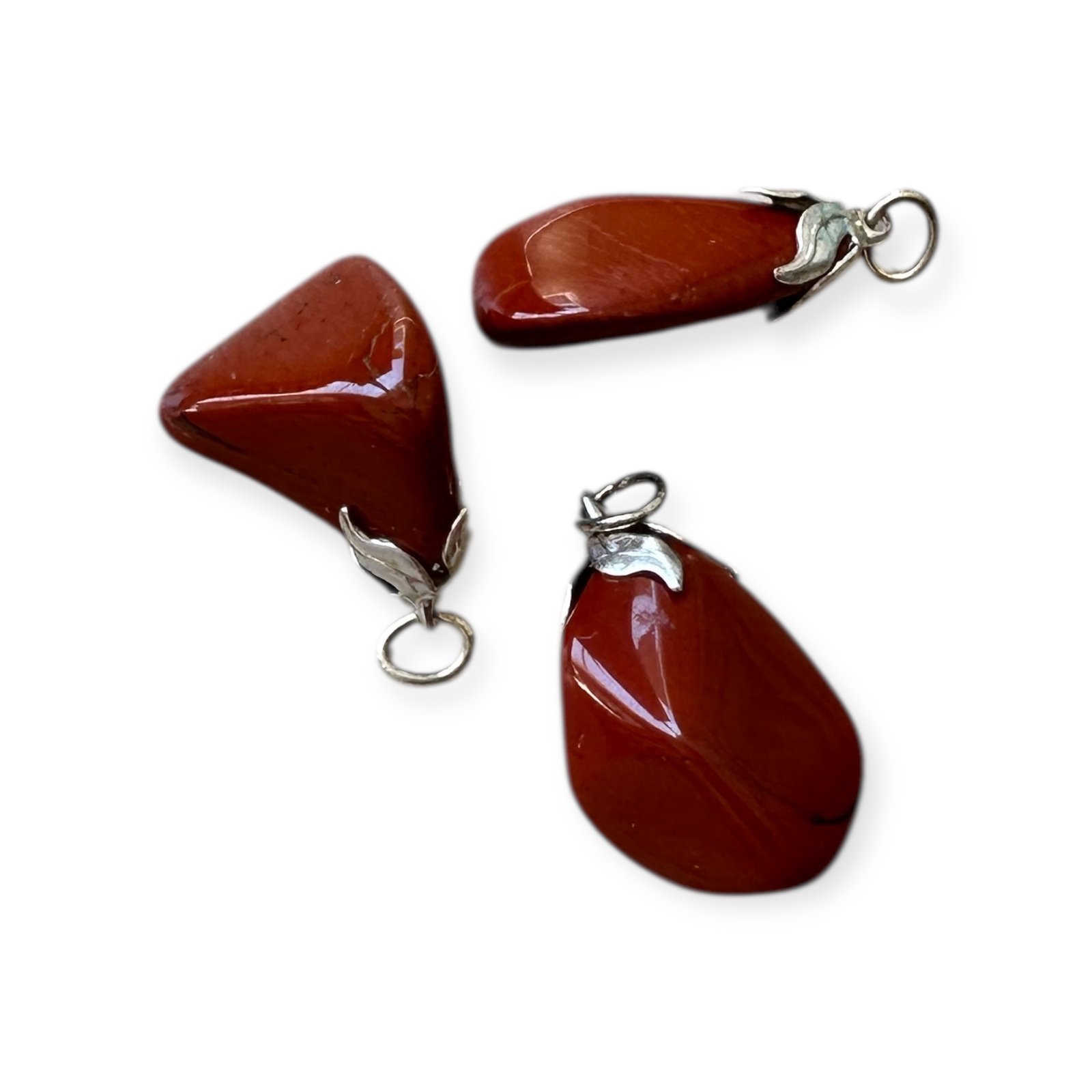 Pendentif en Jaspe Rouge – Vitalité, Courage et Stabilité