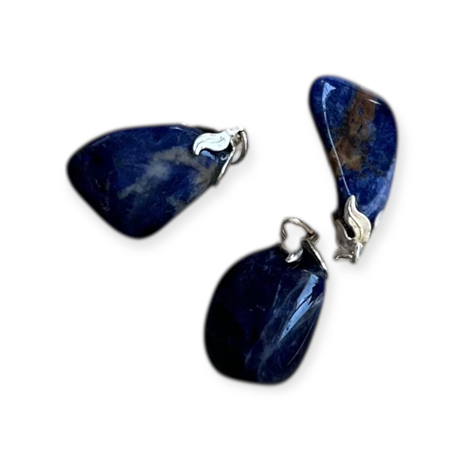 Pendentif en Sodalite – Intuition, Communication et Équilibre mental